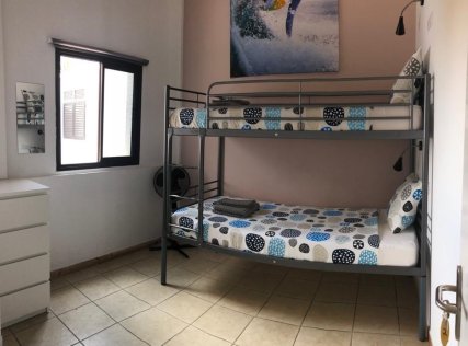 Shared twin bunk bedroom