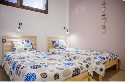 Double room with shared bathroom