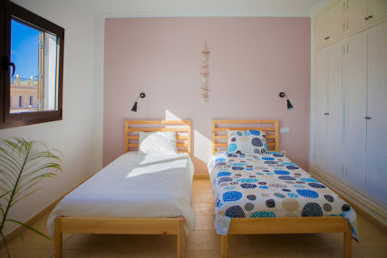 LineUp Surfcamp- suite with private bathroom