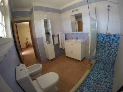 Private bathroom of the twin bedroom. 