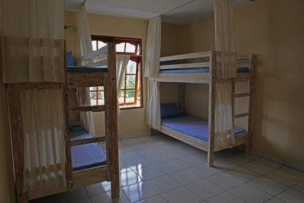 4 beds mix dormitory